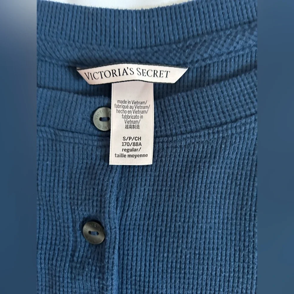 Victoria's Secret Women's  Waffle Thermal Long Sleeve Blue Henley Top Size Small